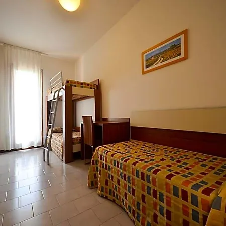 Hotel Quiet With Private Garden And Shared Pool By Beahost *