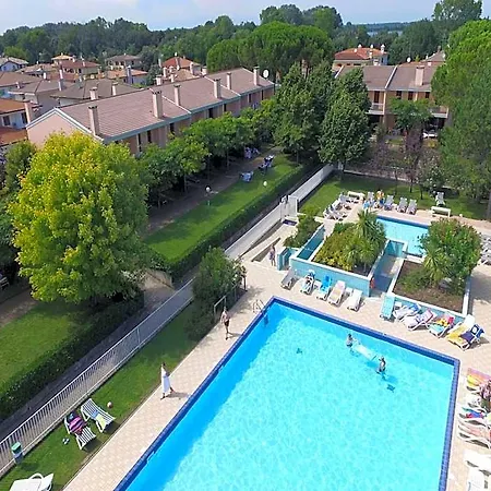 Hotel Quiet With Private Garden And Shared Pool By Beahost Bibione