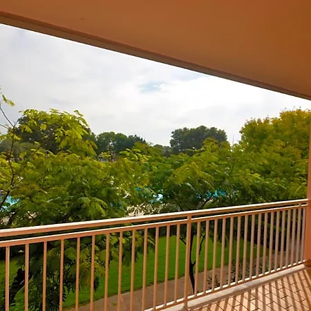 Hotel Quiet With Private Garden And Shared Pool By Beahost