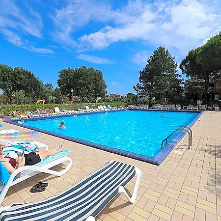 Quiet With Private Garden And Shared Pool By Beahost * Bibione