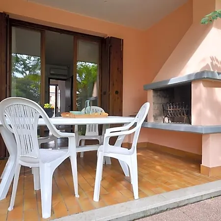 Hotel Quiet With Private Garden And Shared Pool By Beahost